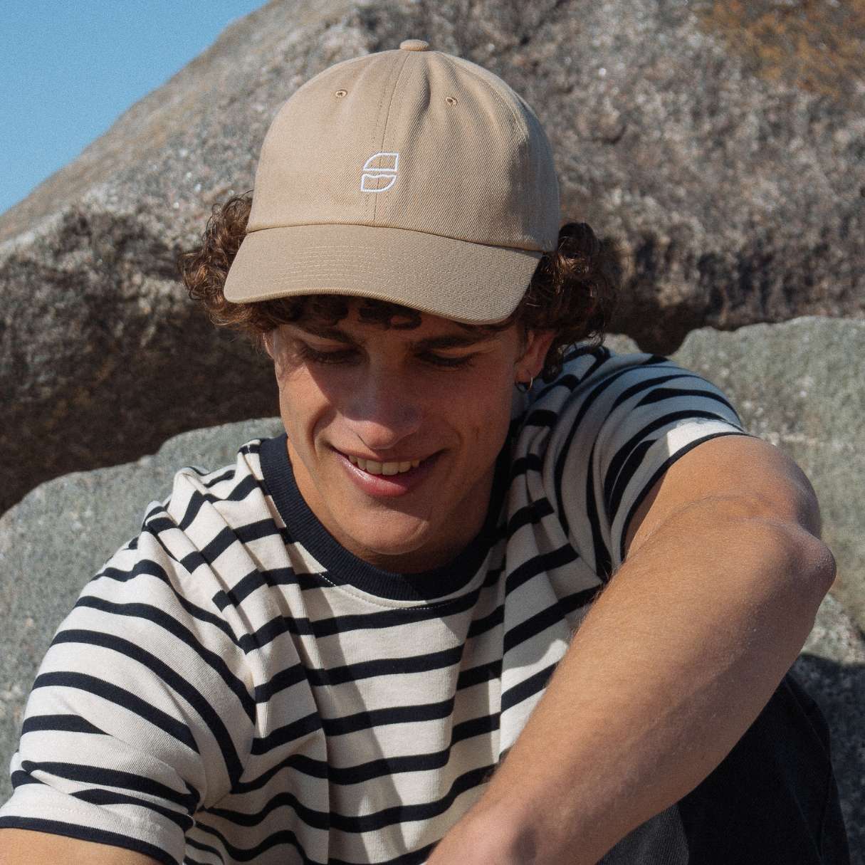 Einen kühlen Kopf bewahren: Perfekte Kleidung bei Hitze