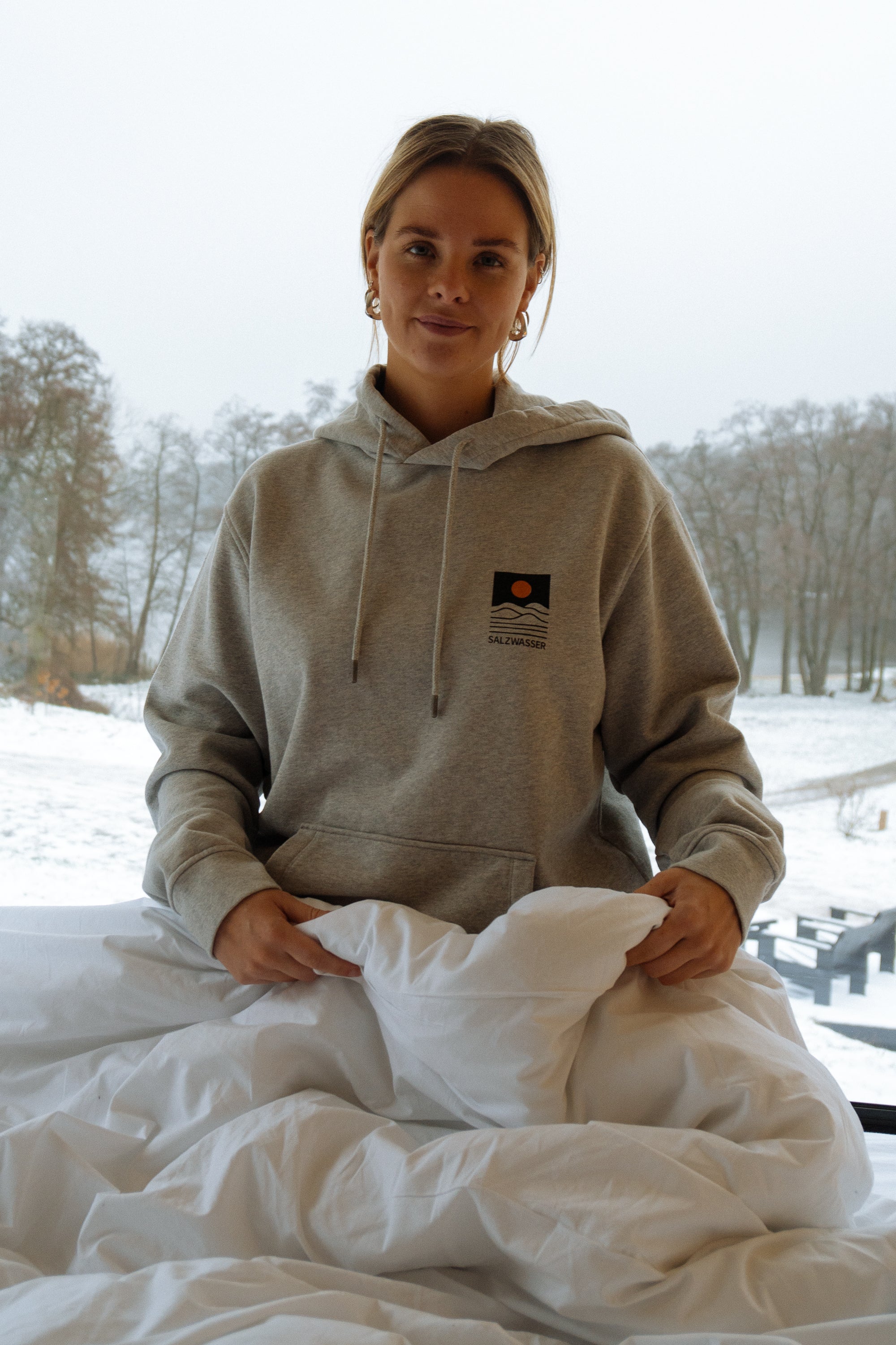 Hoodie für Frauen Prints von SALZWASSER