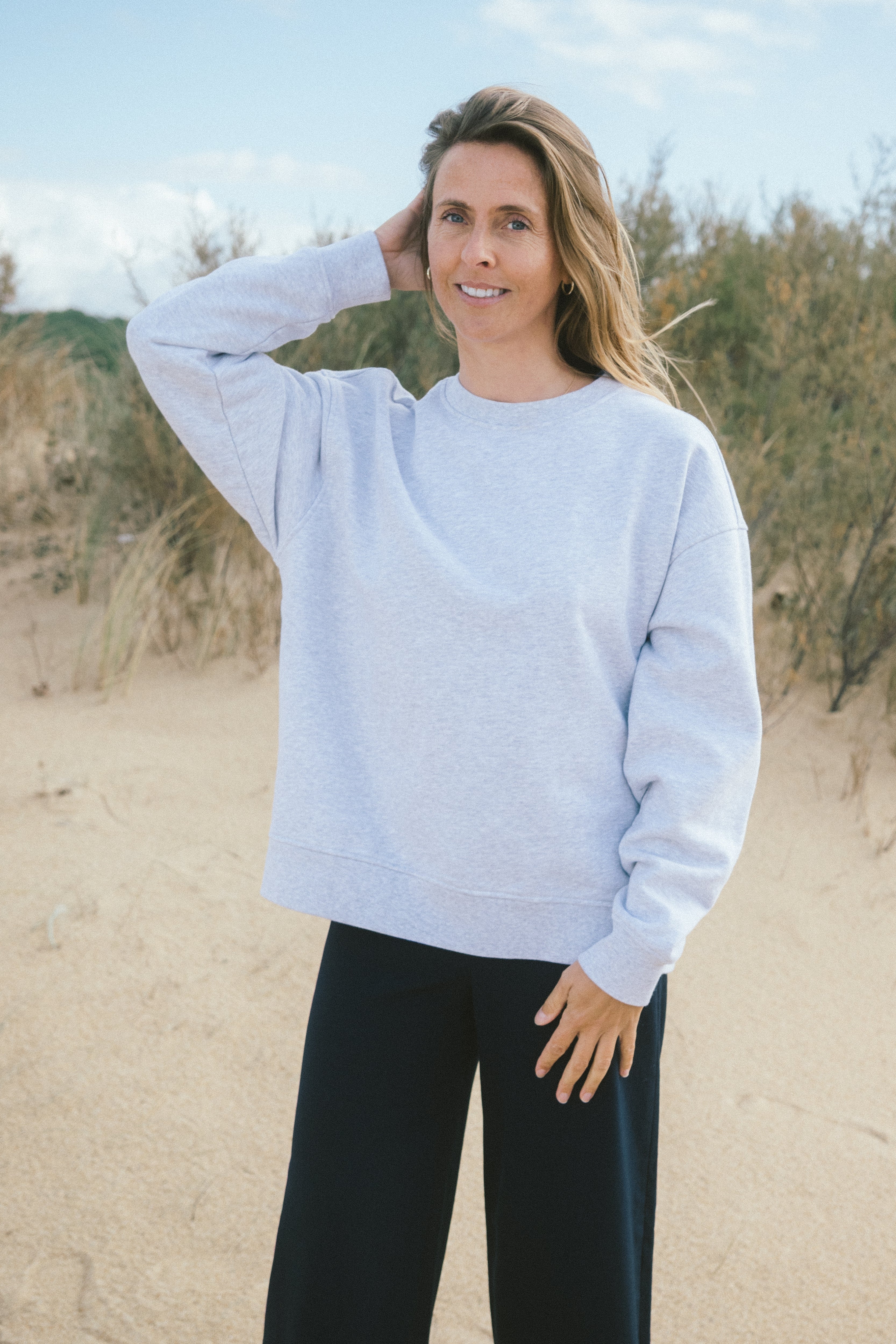 Damen Crewneck Sweater in Hellgrau aus schwerer Bio Baumwolle