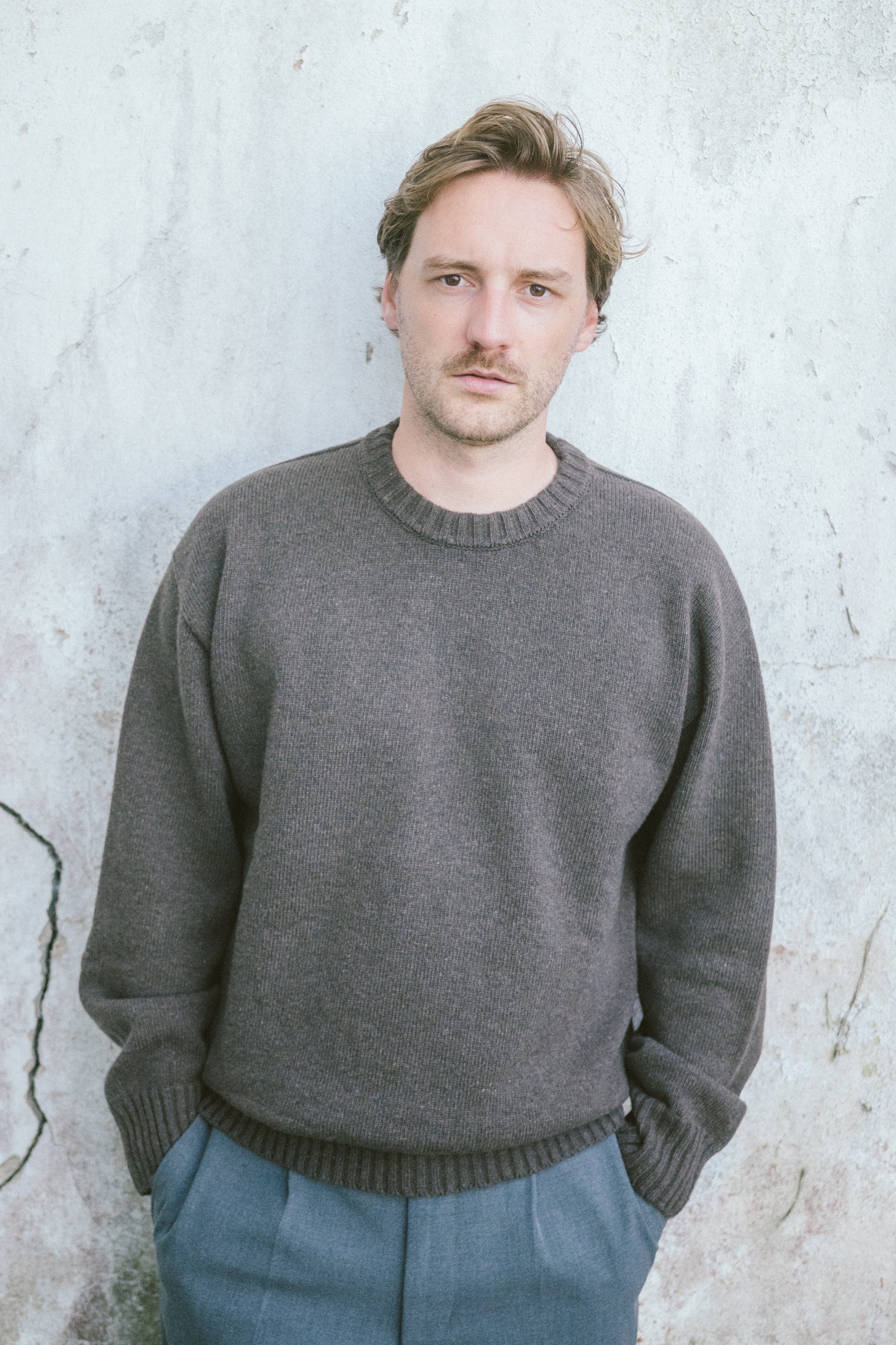 Herren Wollpullover Rundhals in Braun aus Wolle