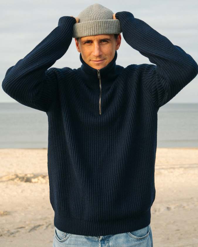 nachhaltige-mode-salzwasser-onlineshop-troyer-herren.jpg__PID:9d25f731-c30a-4b4a-a6d6-dddf8cd80eb4