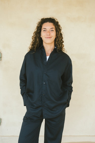 Dunkelblaues Leinen Hemd für Frauen aus Europa