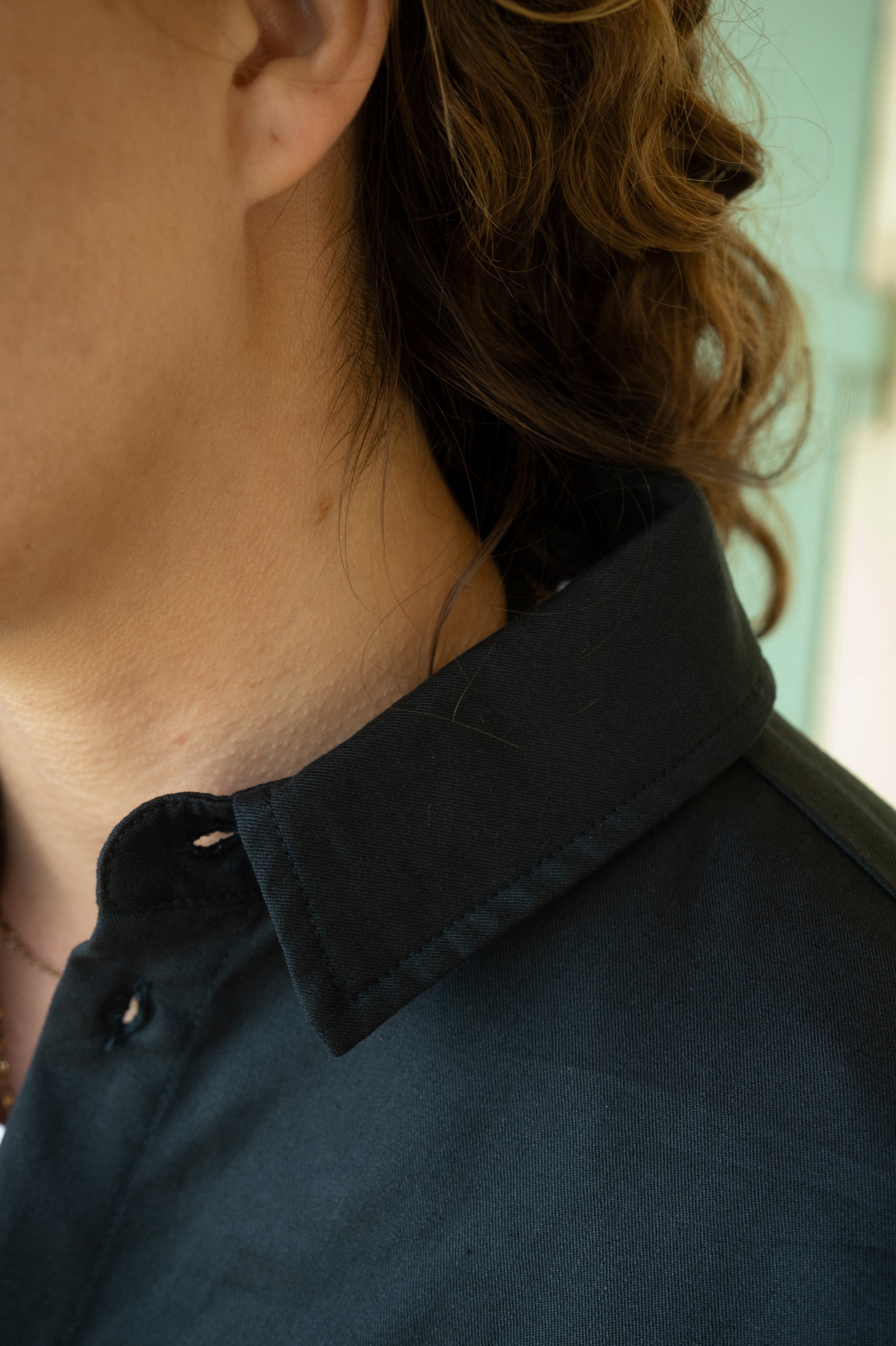 Dunkelblaues Langarm Damen Hemd aus Leinen von SALZWASSER