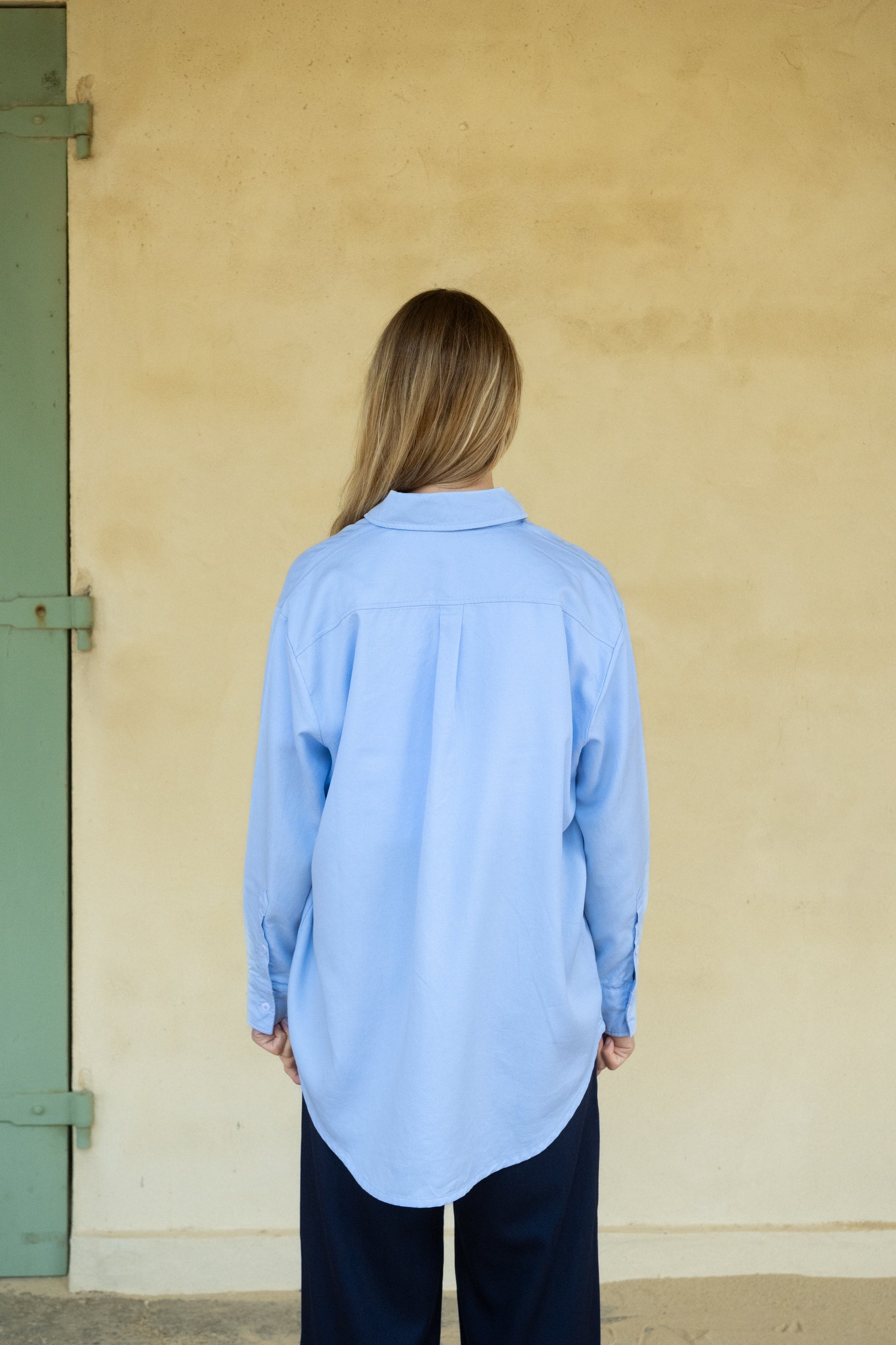 Langes Damen Hemd aus Leinen mit langen Armen in Hellblau