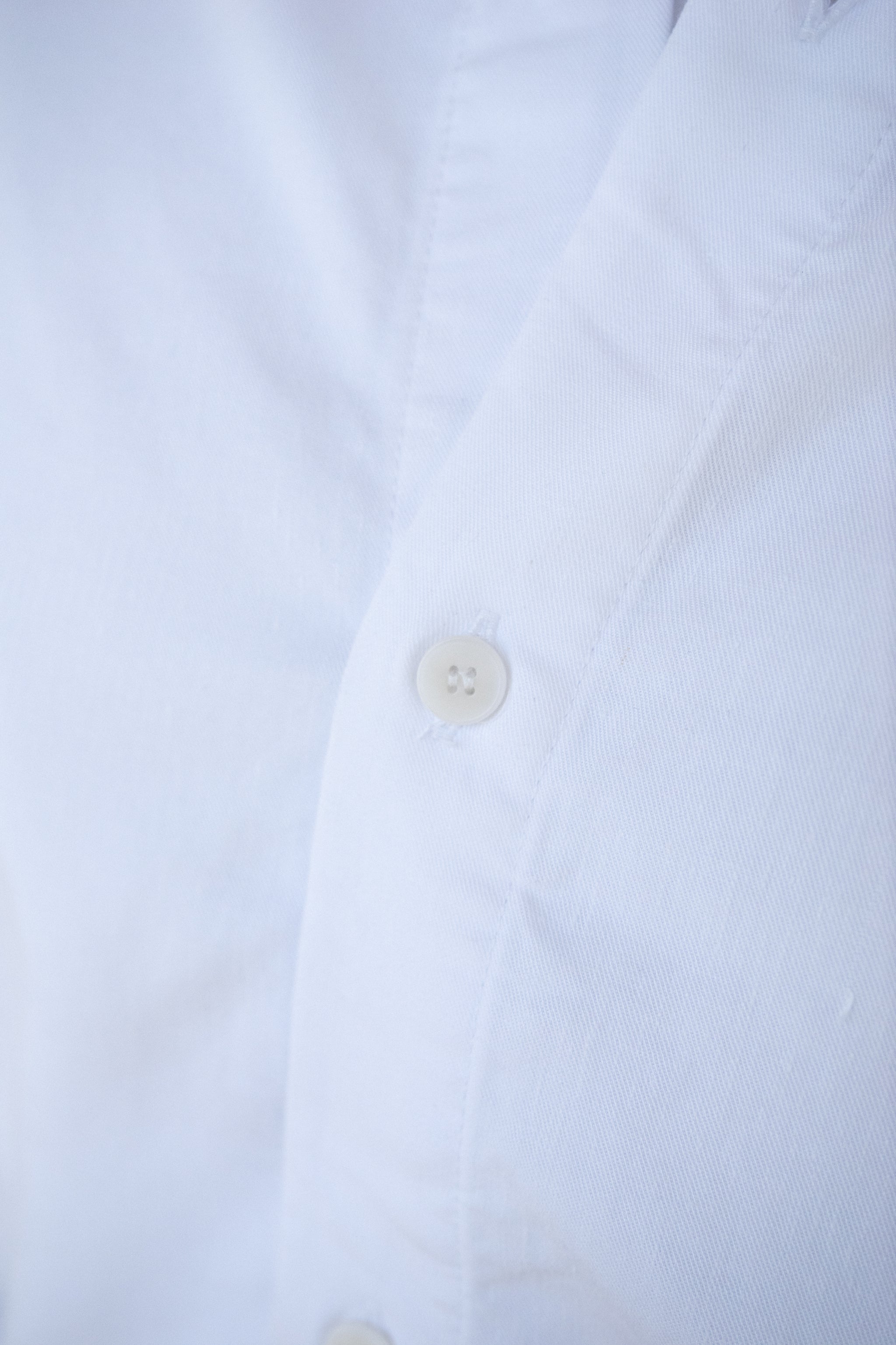 Damen Leinenhemd in Weiß mit weißen Knöpfen aus Corozo