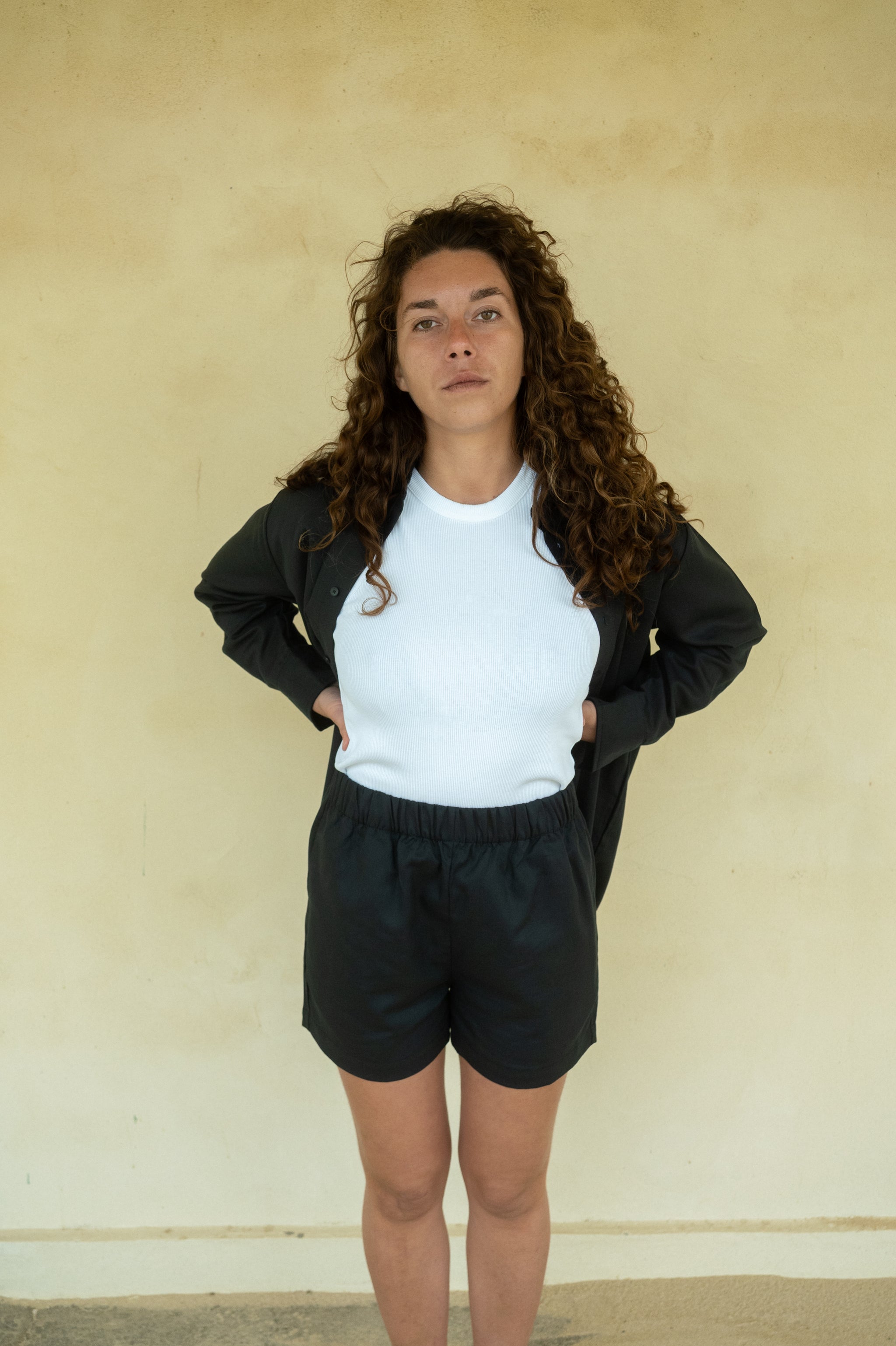 Kurze Leinenshorts in Dunkelblau für Damen nachhaltig von SALZWASSER