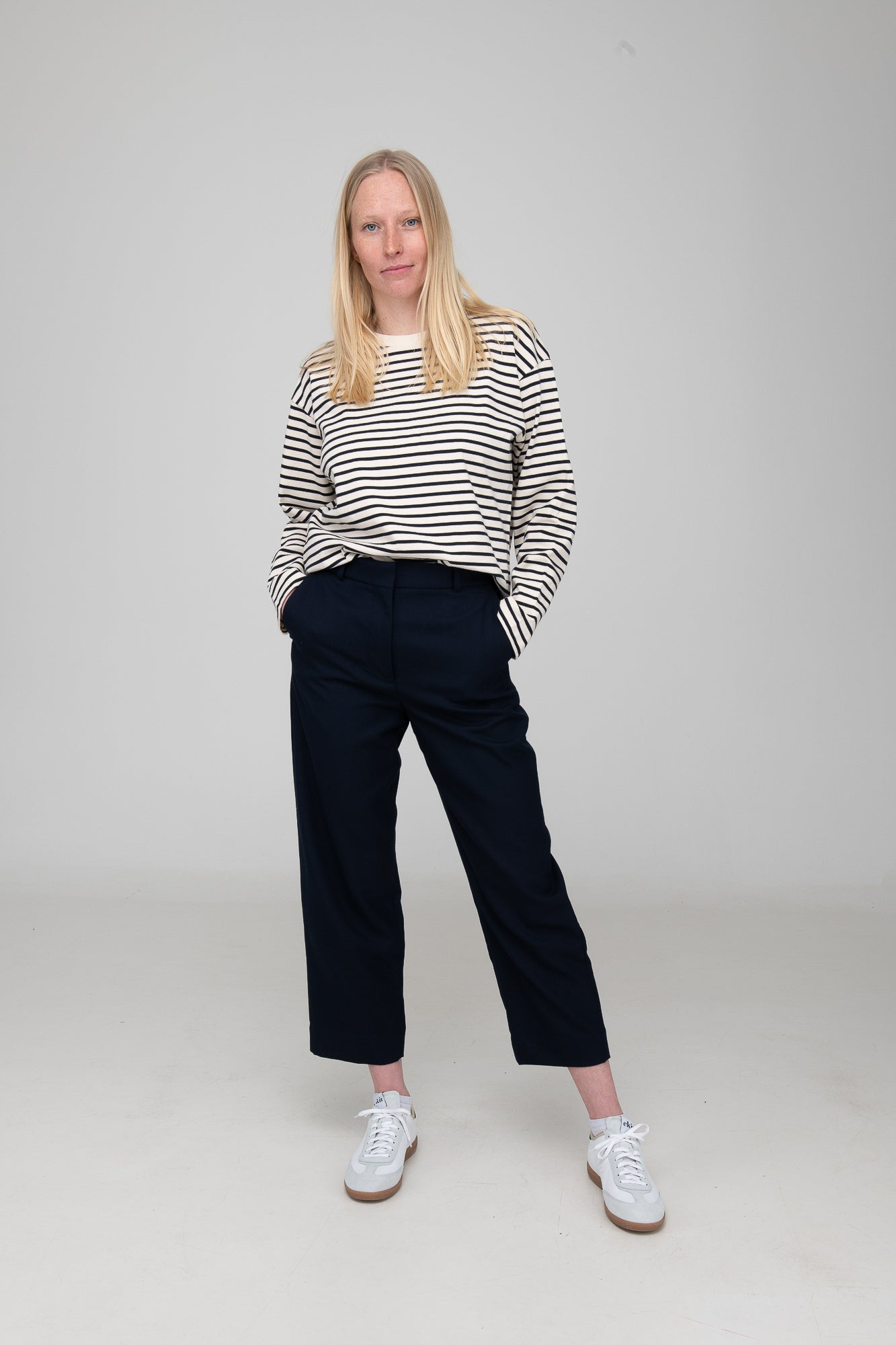 Damen Longsleeve von SALZWASSER in naturweiß-marine mit Streifen