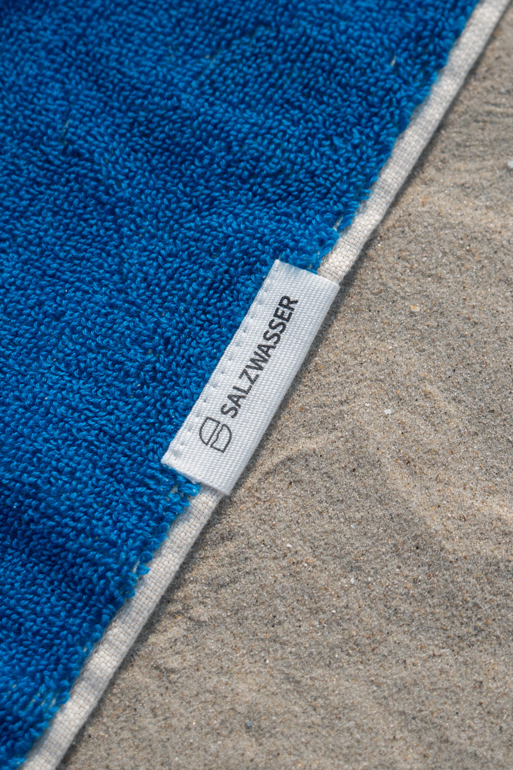 SALZWASSER XXL Badehandtuch für den Strand aus hochwertigem Material