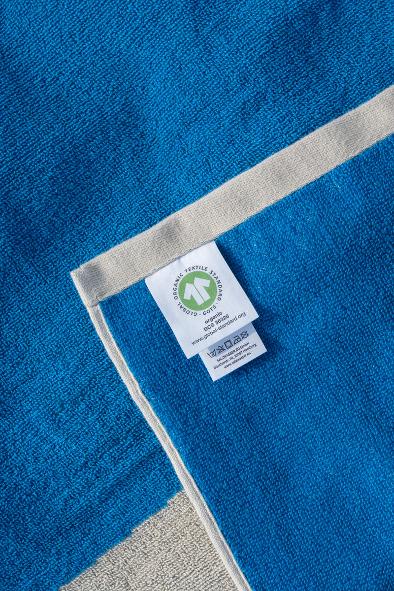 GOTS-zertifiziertes Strandhandtuch aus erstklassiger Bio-Baumwolle in XXL von SALZWASSER