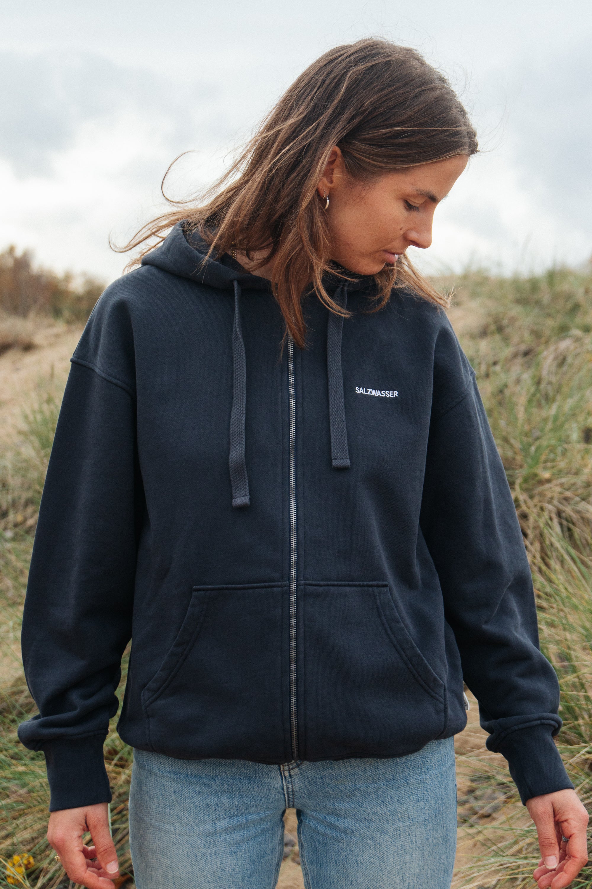 Unisex Zip Hoodie von SALZWASSER in Dunkelblau