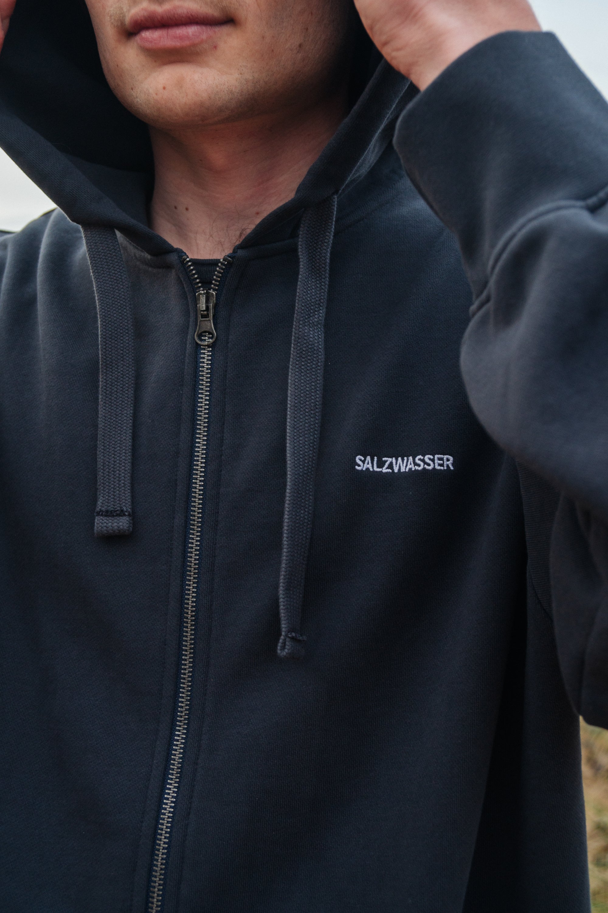 Graublauer Zip Hoodie von SALZWASSER