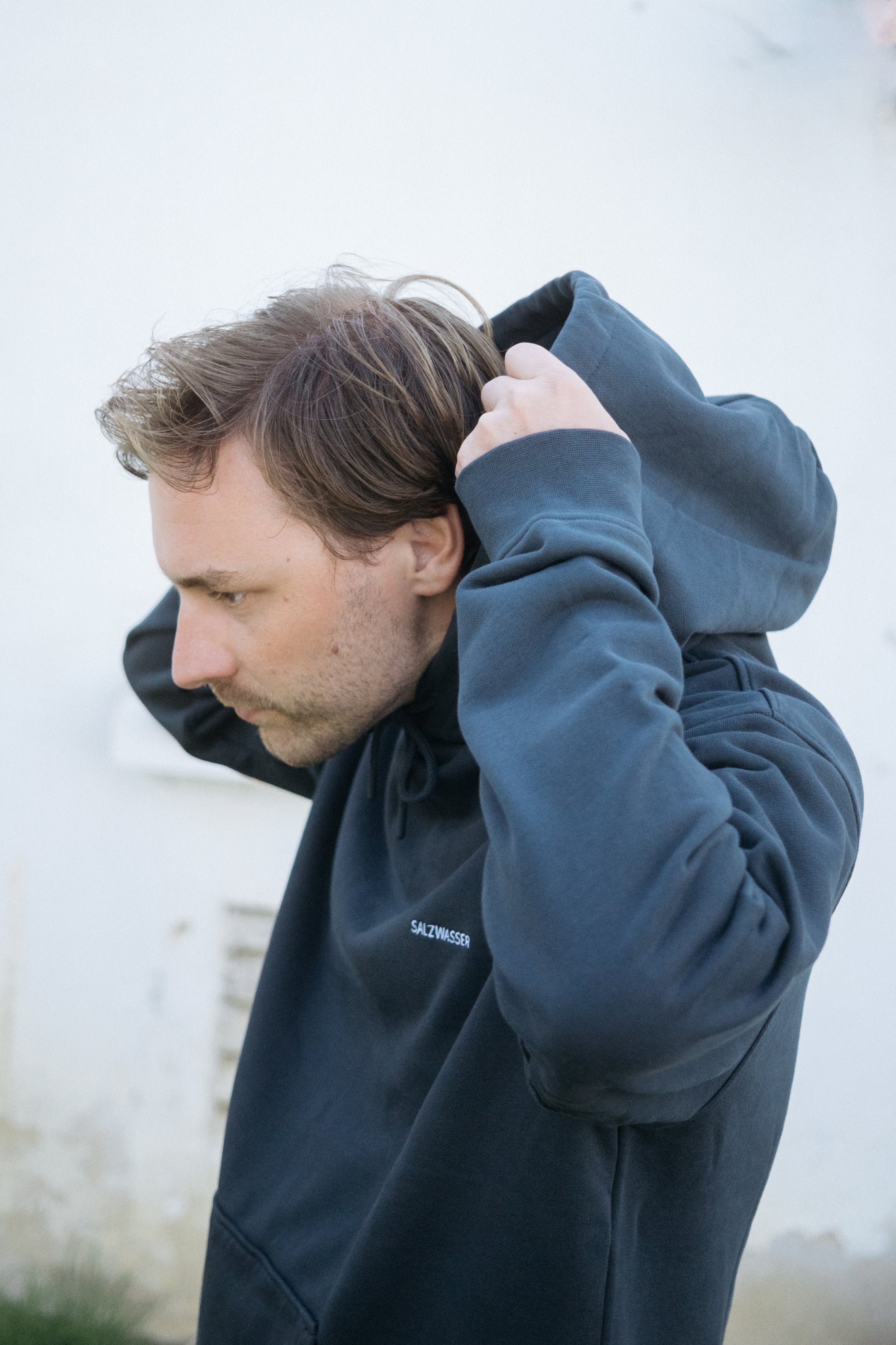 Dunkelblauer SALZWASSER Hoodie aus Bio-Baumwolle mit großer Kapuze