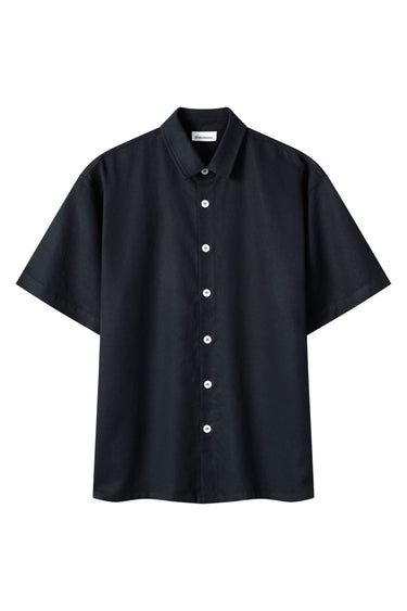 Dunkelblaues Unisex Kurzarm Hemd aus Leinen nachhaltig von SALZWASSER