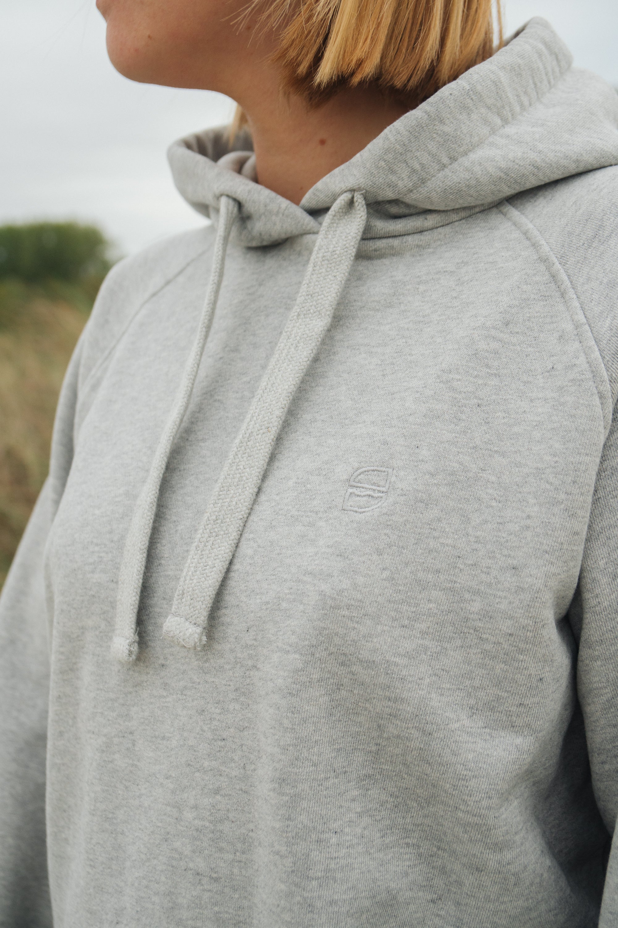 Grauer Damen Kapuzenpullover von SALZWASSER mit Stickerei