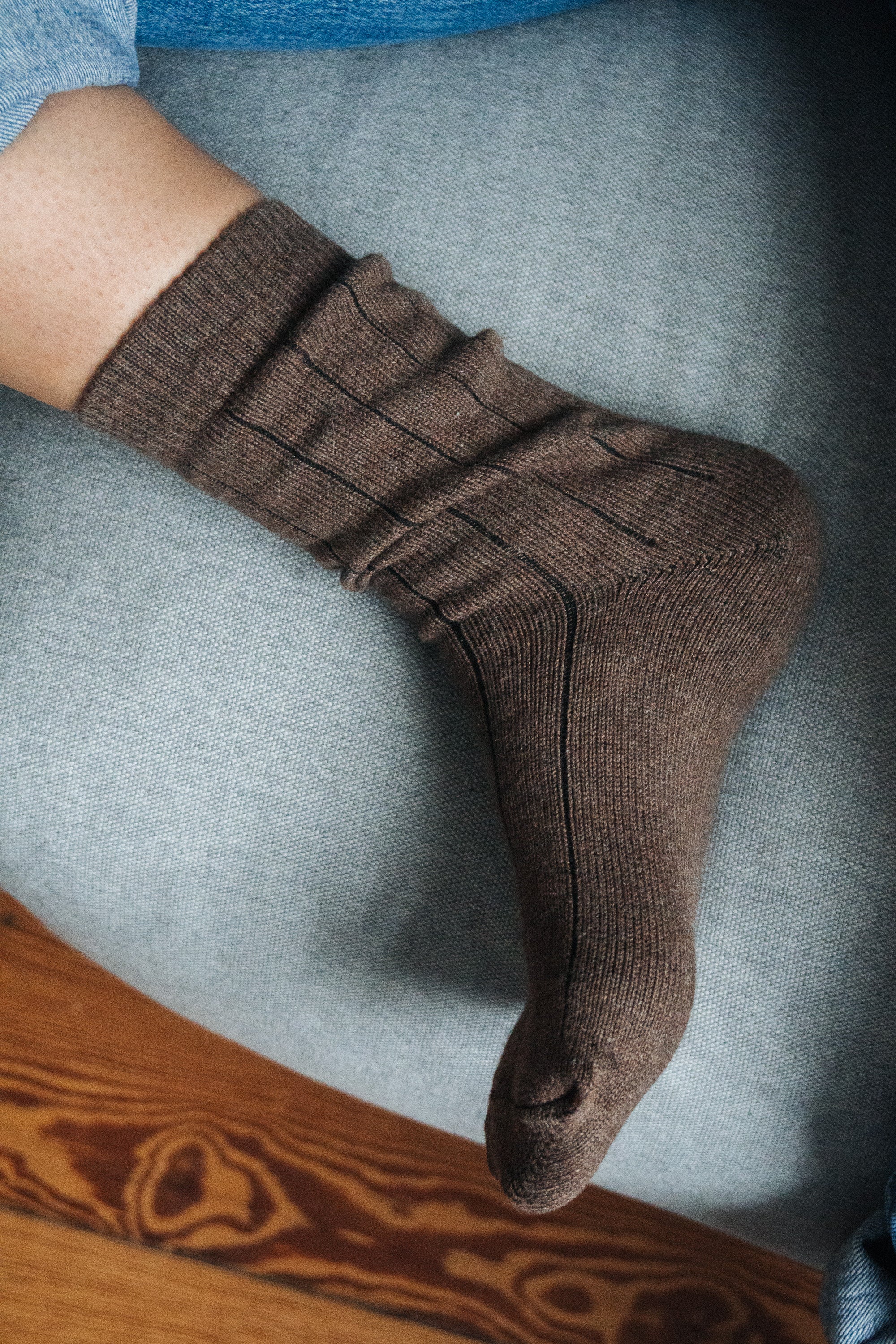 Nachhaltige Socken aus Bio-Baumwolle in Braun und GOTS-zertifiziert