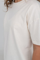 schlichtes T-Shirt in Off-White mit toniger SALZWASSER-Stickerei
