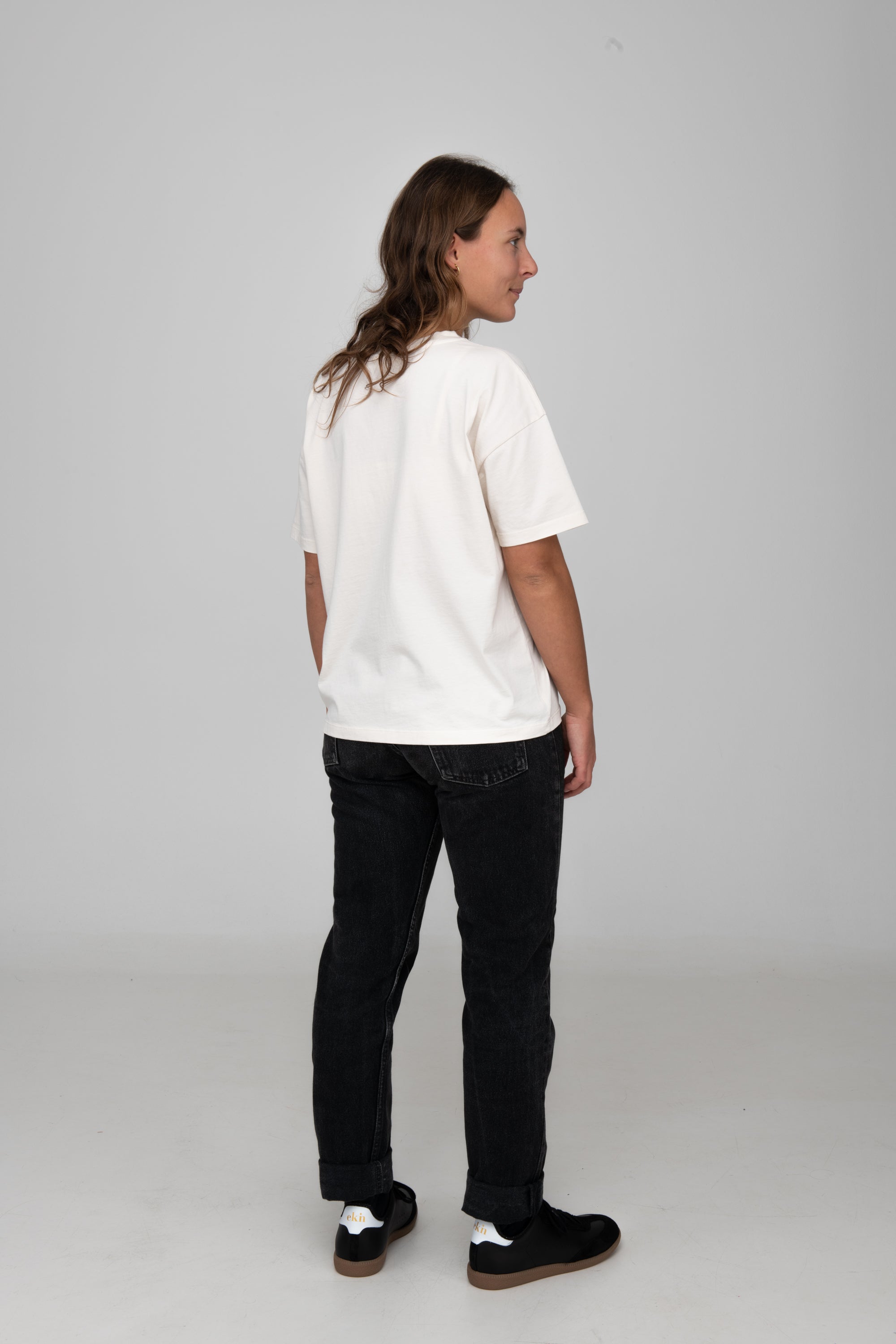 Damen T-Shirt von SALZWASSER in Off-White an Frau