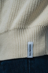 Plastikfreies SALZWASSER Label an nachhaltigem Strickpullover für Damen aus Bio-Baumwolle