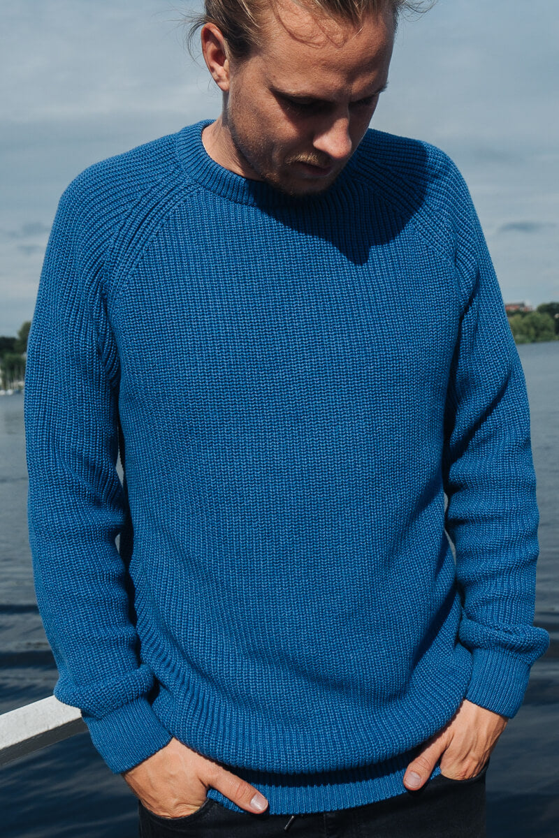 Fair produzierter Strickpullover von SALZWASSER in Blau als Loose Fit _men