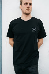 Unisex T-Shirt in schwarz von SALZWASSER mit Wellenlogo